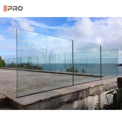 China Modern Plexiglass Stair Metal Balustrades Handrails Wrought Iron Glass Steel Railing for sale