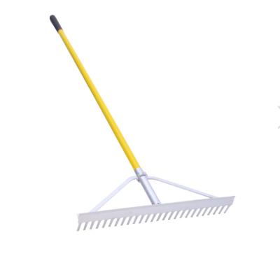 China Multifunctional landscape rake with long fiberglass handle for sale