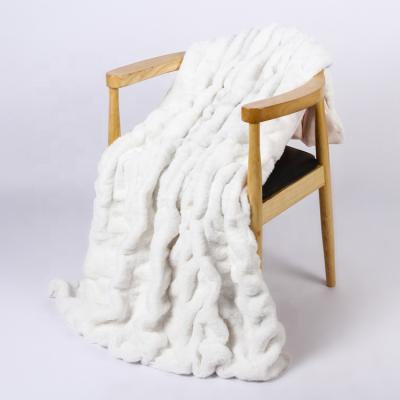 China Anti-pilling cobijas anti-pulling porcelains printing whole sale faux rabbit fur fleece blankets for sale