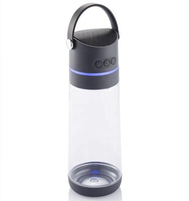 China Large Capacity 700ml PORTABLE Hot Selling IT Sports Tritan Music Playing Water Bottle Cup With Blue-Music Wireless Speaker And Handle for sale