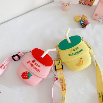 China Fashion Children Fashion Cute Little Kids Purse Straw Milk Box Shape Silicone Small Children Handbags for sale