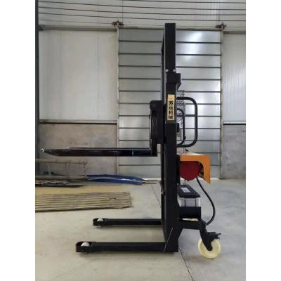 China Hotels 1T 2T Single Battery Semi Pallet Stacker Electric Forklift 1000KG 2000KG for sale