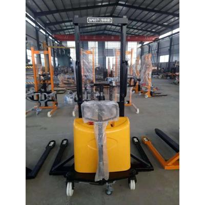 China Hotels 1T 2T Electric Stacker Truck Pallet Lift Stacker Customizable for sale