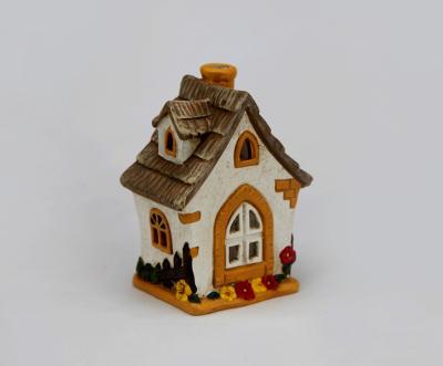 China Village Antique House Handmade Ceramic Candle Chamber 8.7*6.3*12cm for sale