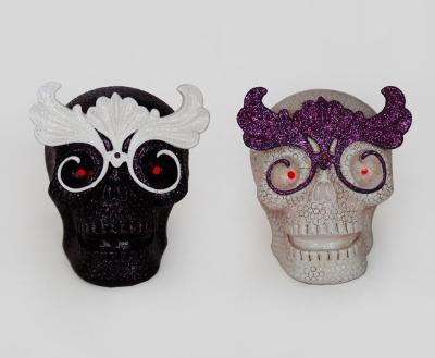 China Sugar Skull LED Light Up White Sugar Skull With Death LED Table Top Resin Day Lights Mexican Skull Wholesale for sale