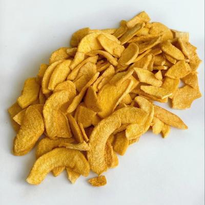 China Wholesale Empty Nutritious Fried Fruits Crispy Yellow Peach Chips Popular Snacks for Kids Adults Vegan for sale