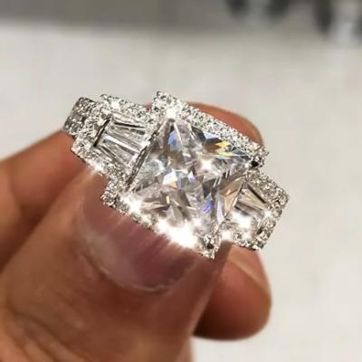 China Romantic Huitan Charm Tasty Princess Cut Zircon Trendy Fashion Gorgeous Square Engagement Jewelry Women's Rings for sale