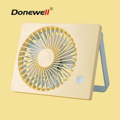 China Mini USB Outdoor Adjustable Strong Wind Fan Small Stand Desk Fan With Desktop Stand for sale