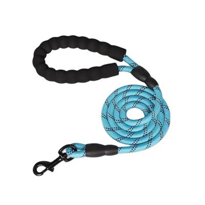 China Personalized Three Way Tangle Free Dog Leash With Adjustable Triple Detachable Dog Leash Coupler for sale