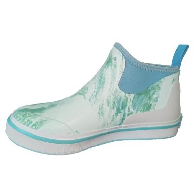 China Fashion Trend Women's Low Tube Design Rain Shoes Cattle Bronte Wellies Platform Wellies for sale