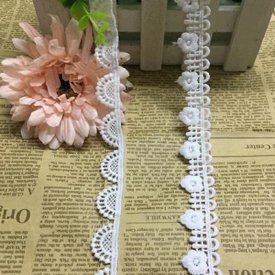 China Golden Viable Knit 2cm Width Wave Lace Trim Neckline Lace Flower One Sided Water Soluble Milk Silk Barcode fd015# for sale