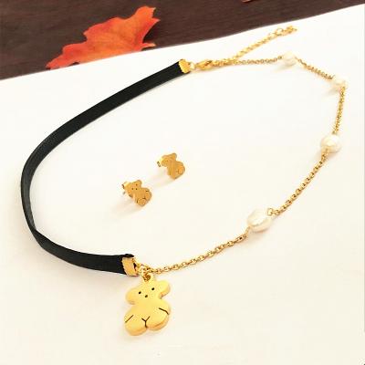 China Hot Sale Jewelry Set Pearl Bear Necklace and Earrings Studs CLASSIC Hot Jewelry Set Cute Spain Bear Women Gift Mother's Day Gift for sale