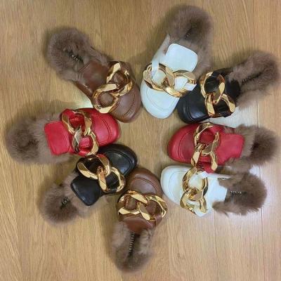 China 2021 Fashion Trend Winter Female Warm Furry Leather Slippers Women Closed Toe Fur Slippers With Chain for sale