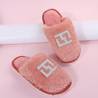 China Fashion Trend Winter Plush Warm Slippers For Women Fashion Style Bedroom Fur Indoor Slippers With Diamond Closed Toe Fluffy Shoes Slippers for sale