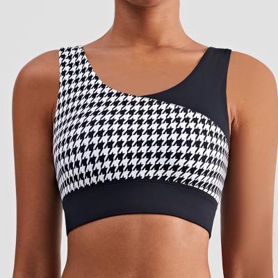 China Breathable Houndstooth Contrast Color Yoga Underwear Vest Gathered Fashion Shock Absorption Fitness Sports Stitching Bra for sale