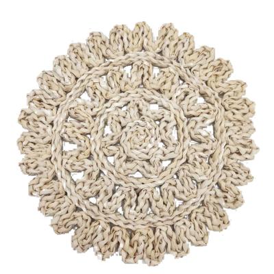 China Sustainable Business Gifts Tables Handmade Water Hyacinth Straw Braided Round Corn Placemats for sale