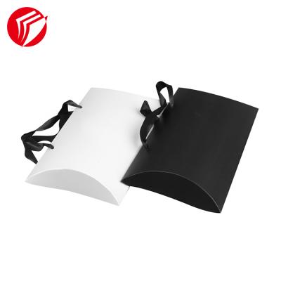 China Recyclable Custom Printed Luxury Women Gift Black And White Paper Shopping Bag With Handle for sale