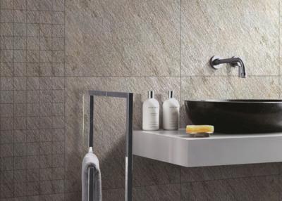 Cina Mattonelle del bagno della porcellana/piastrella di ceramica resistenti all'uso del bagno costruzione di verde in vendita