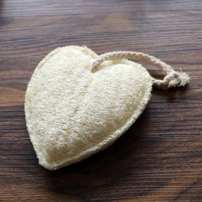 China EXFOLIATE 100% Raw Natural Cute Loofah Heart Shape Natural Baby Shower Loofah for sale