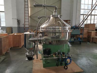 China Modo completamente automático industrial de la descarga de los separadores de aceite de la limpieza de uno mismo en venta