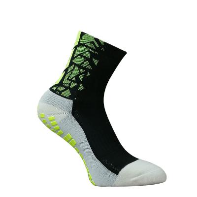 China Manufacturer Direct Selling Breathable Sports Grip Socks High Quality Basketball Hoops Football Socks Breathable Non Slip for sale