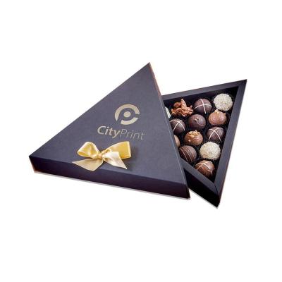 China Handmade Custom Printed Triangle Chocolate Box Plastic Food Grade Tray Box Packaging For Chocolate for sale