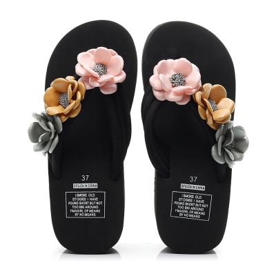 China 2022 Fashion Trend Women's Non-slip Thick Platform Upper Flip Flops Sandals For Women Casual Flower Shoes for sale