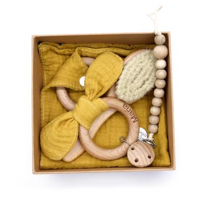 China Newborn Baby Teether Toys Soft Customized Wooden Baby Milestone Cotton Fabric Set for sale