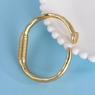 China Environmentally Friendly The New Vintage Alloy Bracelet Fashion Gold Bangles Metal Bracelet for sale