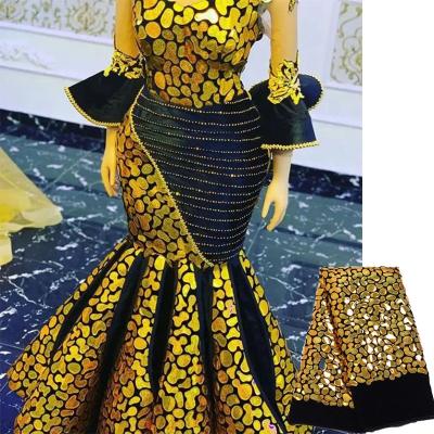 China Newest African Velvet Lace Fabric 2021 Gold Sequin Velvet Fabric Viable High Quality Nigerian Sequined Lace Fabric For Sale 2226 for sale