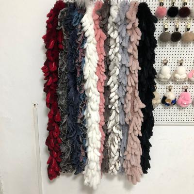 China Comfortable 2020 Designer Warm Winter Scarves 1 Piece Tassel Design Scarves Trend Real Thick Real Fur Women Stylish Scarves for sale