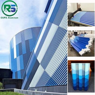 Cina External Commercial Aluminum Art Deco Metal Panels Screen Blue Sky Metal Wall Tiles in vendita