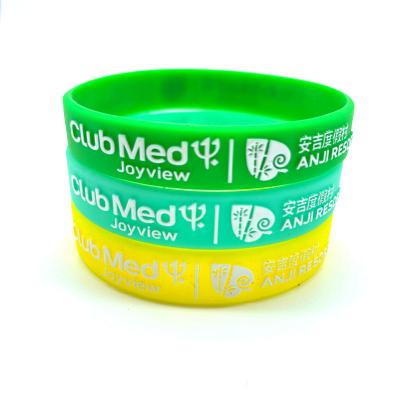 China Promotional High Quality Sports Wristband ID Silicone Wristband Silicone Ukraine Gifts Key Chain for sale