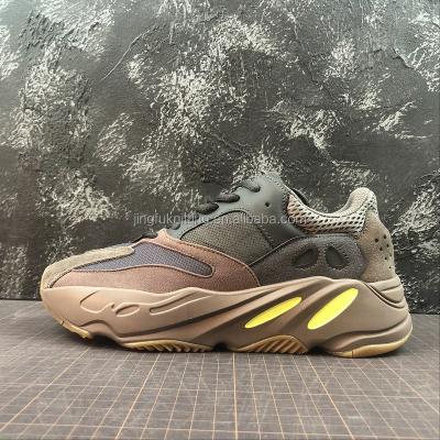 China Factory price high quality Anti-slippery men's yeezy shoes 700 for sale