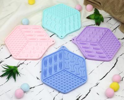 China Stored Interactive Pet Fun Feeder Dog Food Dish Slow Bowl Lick Mat Silicone for sale