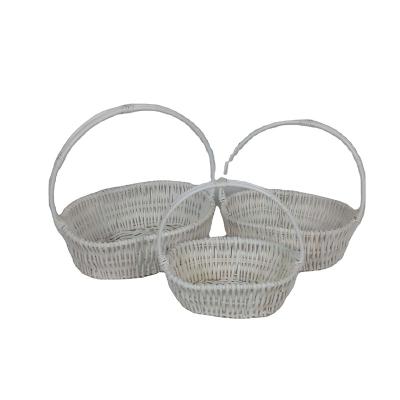 China Viable White Oval Wicker Baskets For Gifts Fruits With Handles Straw Picnic Baskets Woven Basket Durable Sturdy Storage High Quality for sale