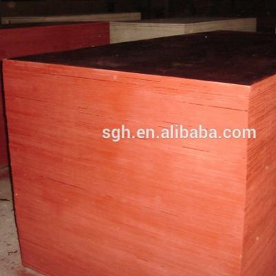 China Construction 1220x2440x18MM Good Quality Vneer Core Concrete 100% Poplar Film Faced Plywood / Concrete Formwork Plywood Te koop