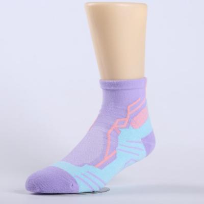 China Breathable Basketball Hoops Unique High Quality Nylon Material Fashion Cotton Design Unisex Sports Socks for sale