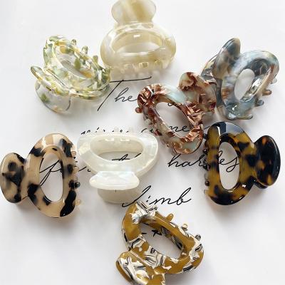 China Chic Headwear Hair Claw Women Acetate Leopard Barrettes Crab Hairpins Styling Lady Headwear Hair Accessories Girls Clips for sale