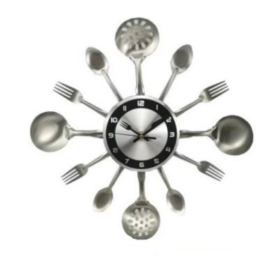 China Europe silver and black kitchen decorative wall clock with forks and spoons for dining room for sale