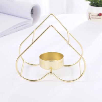 Chine Geometric Weddings Ins Love Heart Metal Gold Ornament Dinner Table Candle Holder à vendre