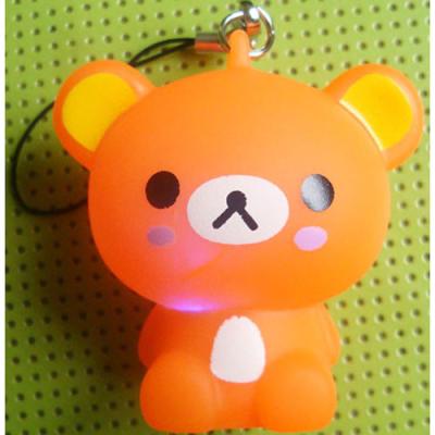 China Mini oso lindo en forma de material PVC, Color cambia llaves de parpadeo de LED para dar regalos alejadas en venta