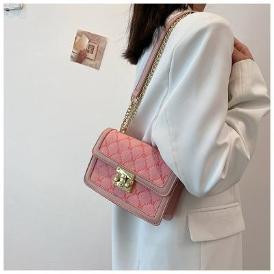 China Wholesale Fashionable Women's Chain Bag Vintage Letter Embroidered Flap Shoulder Bag Cross - Body Square Bags for sale