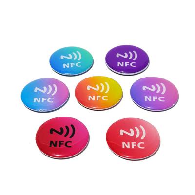 China Hot Selling Waterproof/Waterproof 125khz 13.56mhz UHF NFC Sticker Waterproof Epoxy Key Chain Tag For Social Media for sale