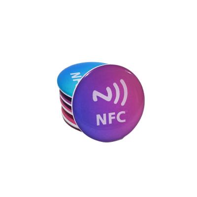 China Customized Waterproof/Waterproof NFC Sticker UHF Media Logo Printing 30mm Round Waterproof Epoxy NFC Tag Social Tag for sale