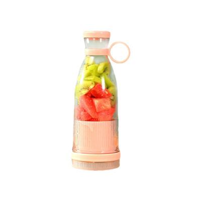 China Portable RV Fruit Juicer Home Dormitory Small Cup Rechargeable Mini Electric Mixer Juicer Juicer for sale