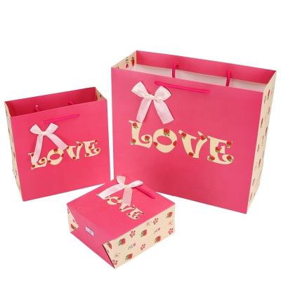 China Recyclable Kraft Paper Bag Valentine Gift Bag Happy Birthday Factory Printed Paper Bag for sale