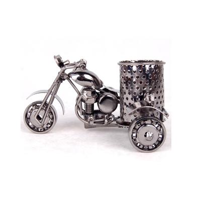 China Desirable Europe Iron Craft Metal Motorcycle Model Brush Pot For Desktop Table Decoration for sale