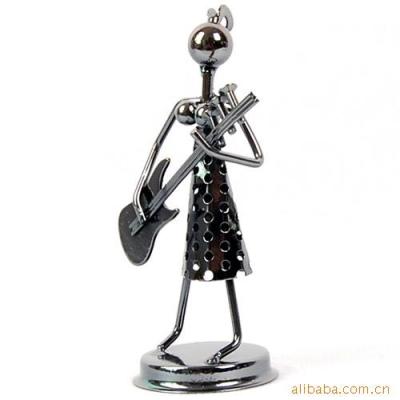 China Europe Courage Musical Instrument Sculpture For Home Decoration Iron Man Model for sale