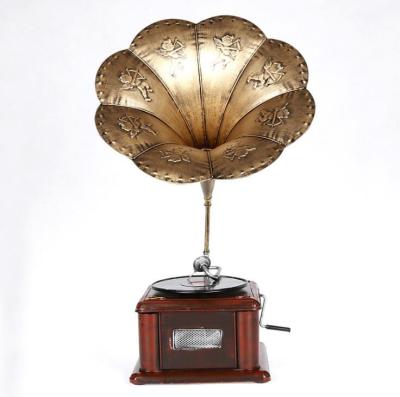 China European Courage Iron Old Style Turntable Combined Player Phonograph Decoration Antique Turntable Display for sale